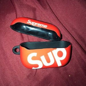 Supreme air pod pro case